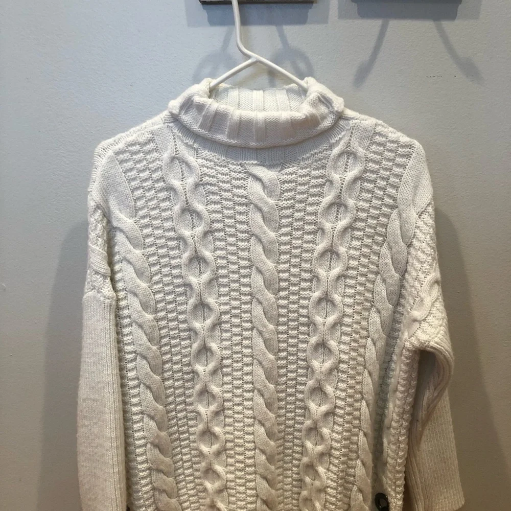 ✨Cream Sweater ✨ - Picture 2 of 4